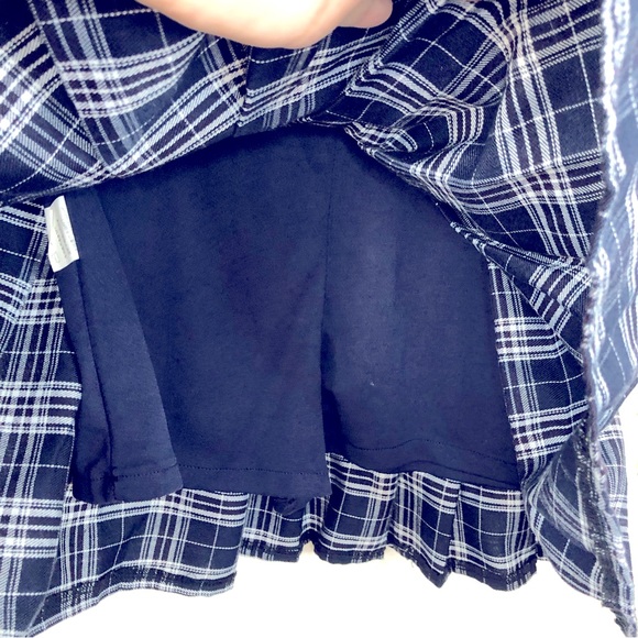 Fashion navy blue and white shorts lined pleated schoolgirl style mini skirt - Picture 2 of 5